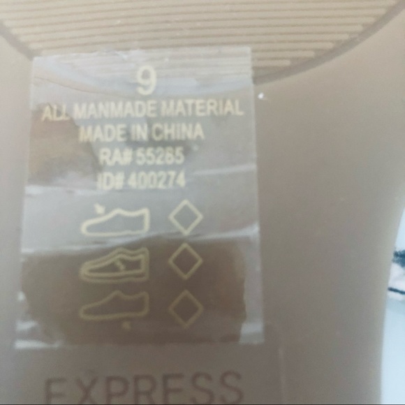 EXPRESS SNAKE PRINT TOE POST SANDALS.SIZE 9 - Picture 6 of 6